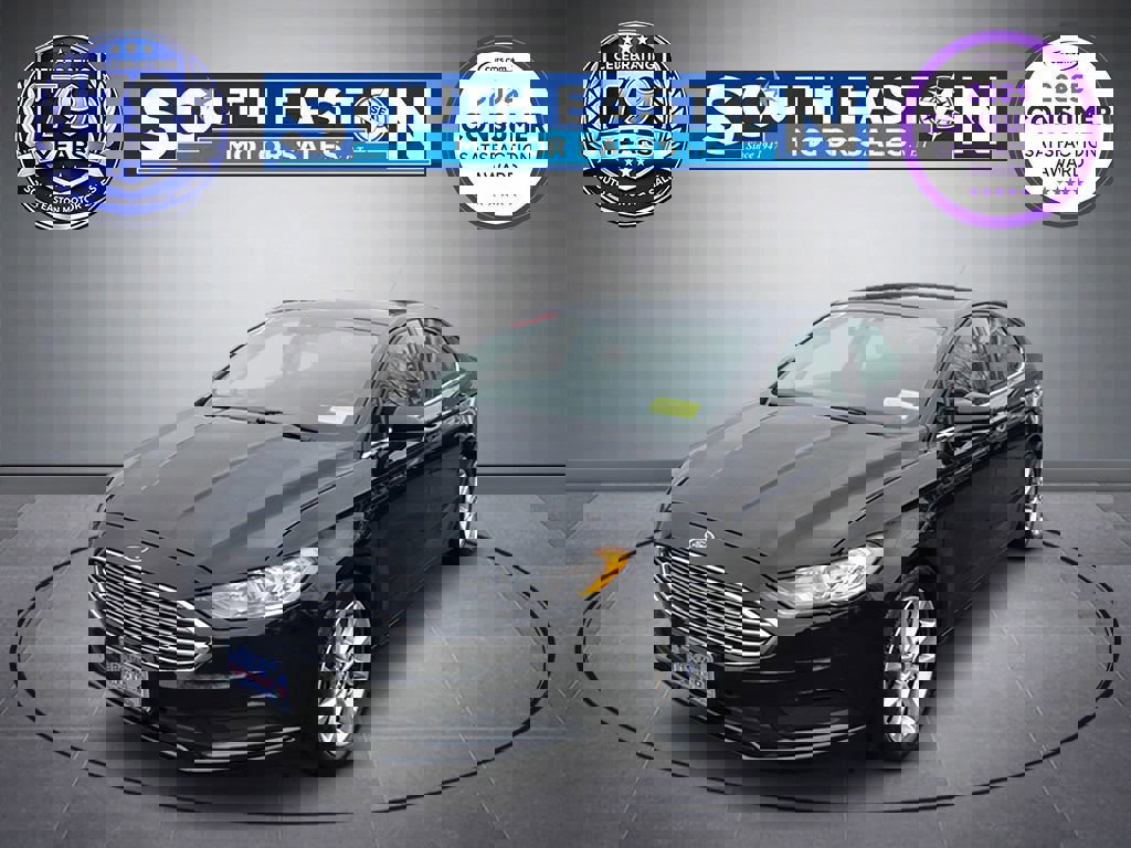 Used 2017 Ford Fusion SE w/ Fusion SE Technology Package image 1