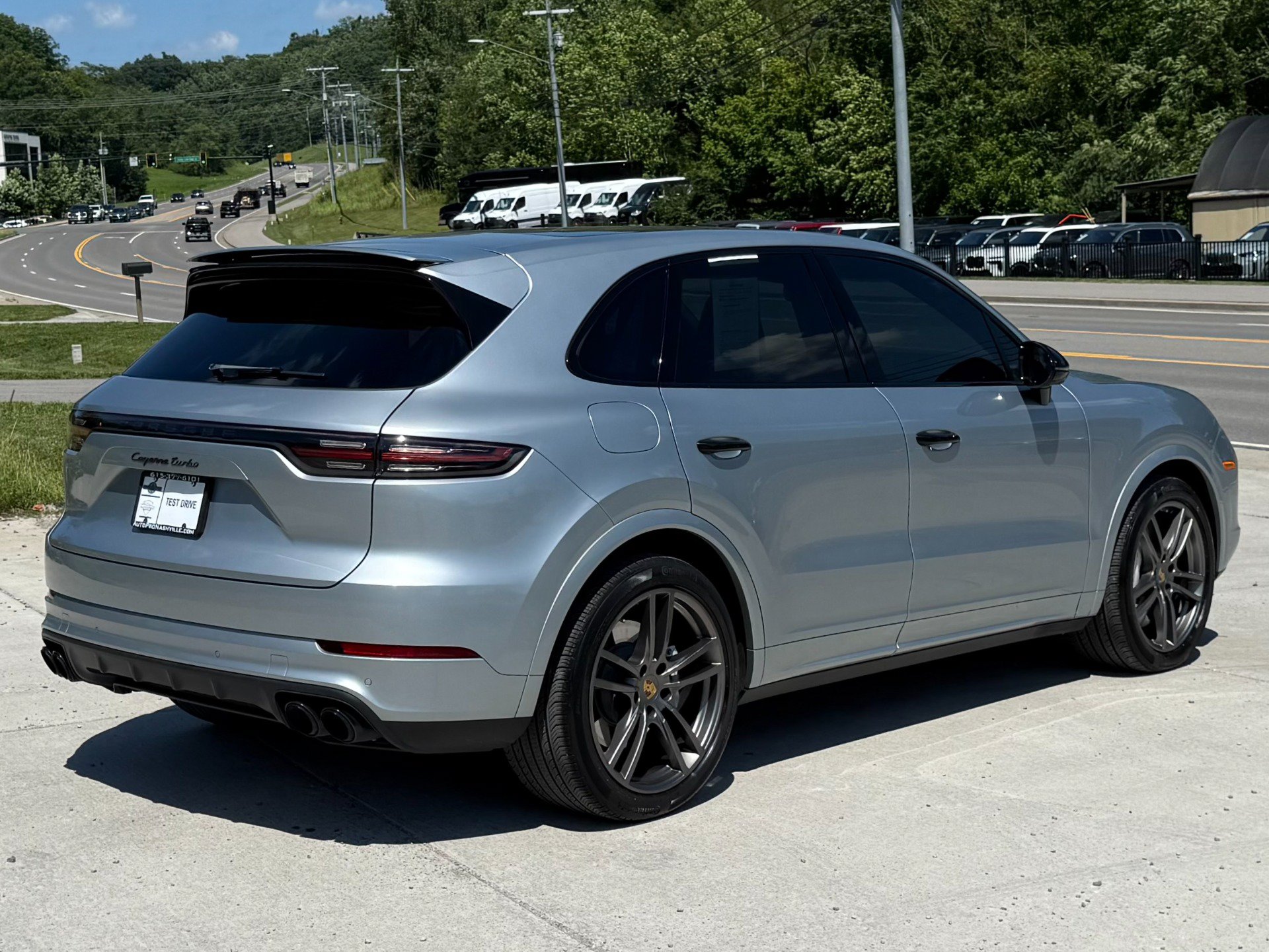 Used 2023 Porsche Cayenne Turbo AWD/4WD image 3
