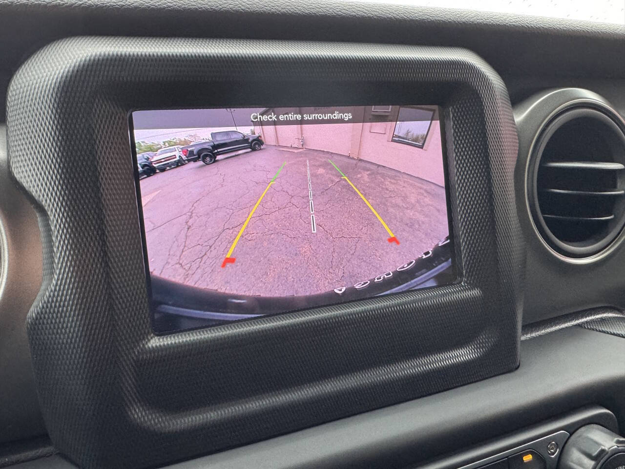 Used 2023 Jeep Wrangler 4WD Willys image 13