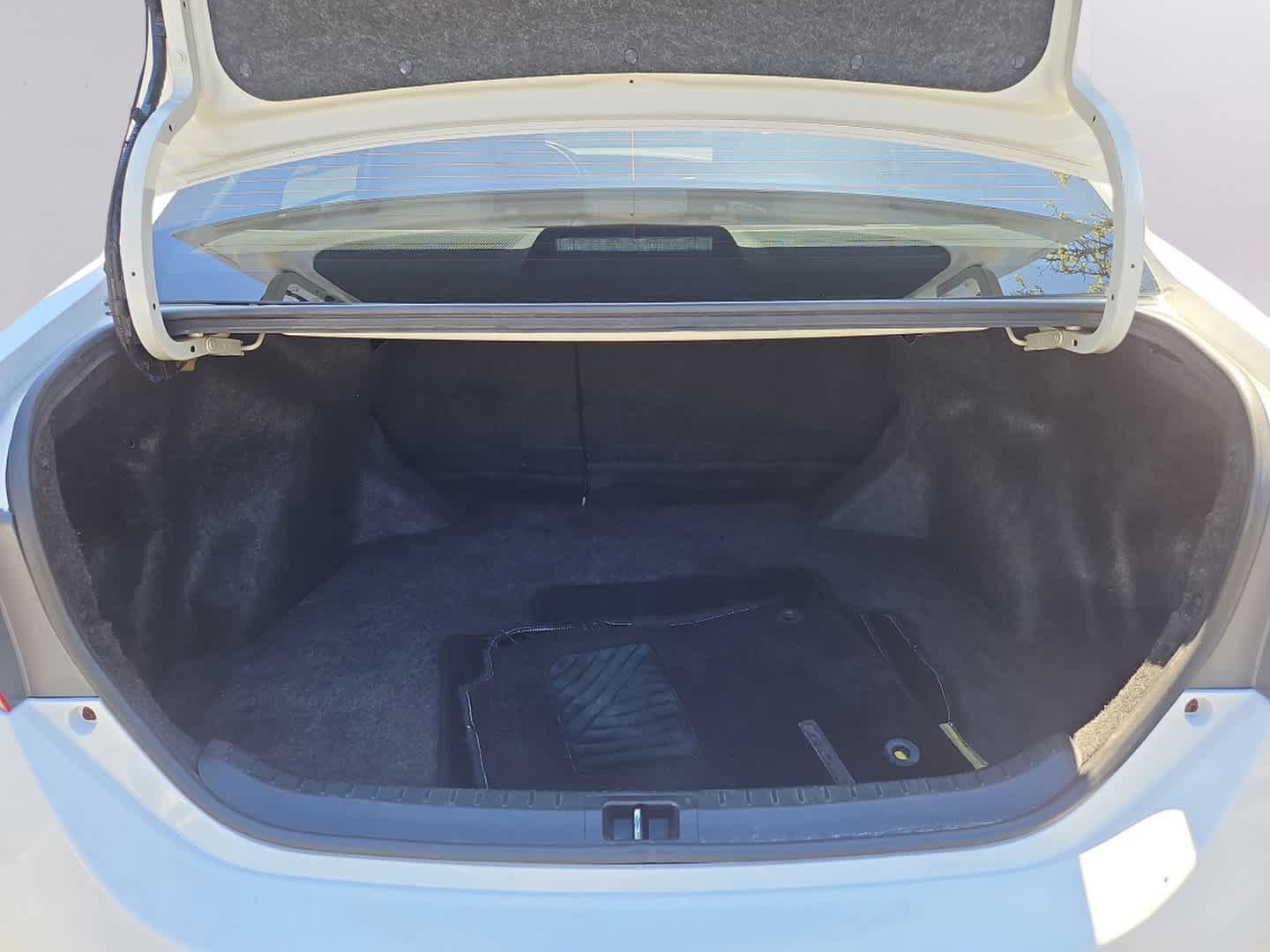 Used 2018 Toyota Corolla LE FWD image 27