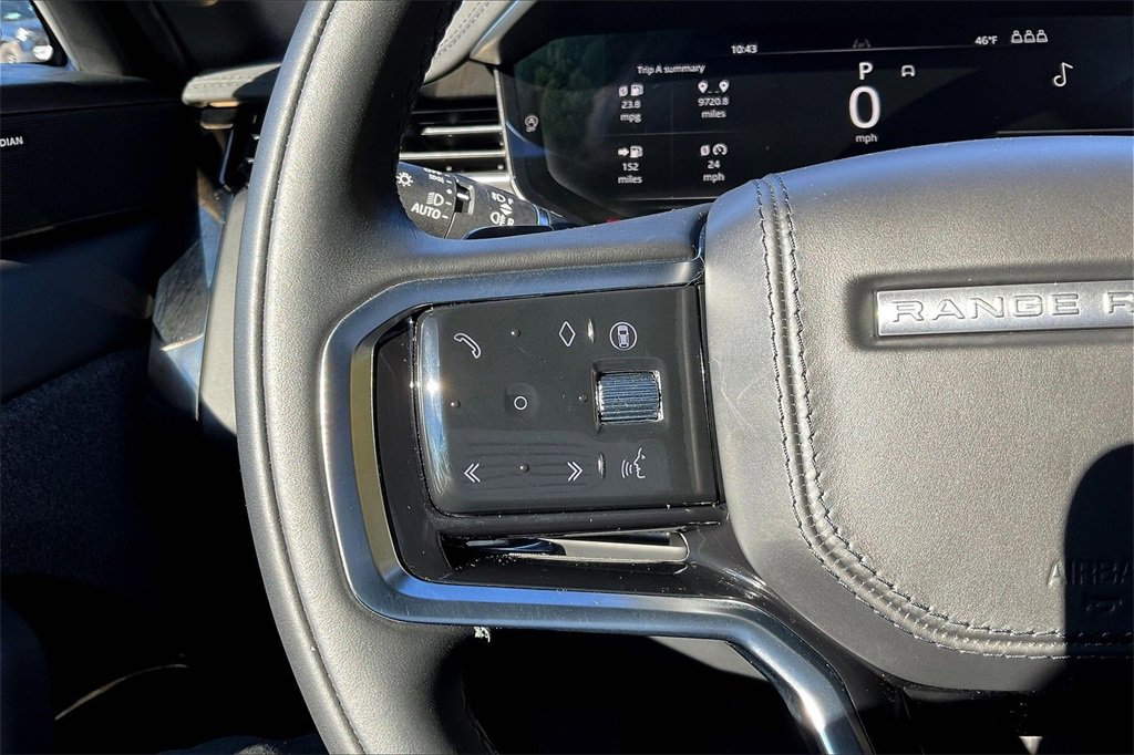 Used 2025 Land Rover Range Rover Sport image 11