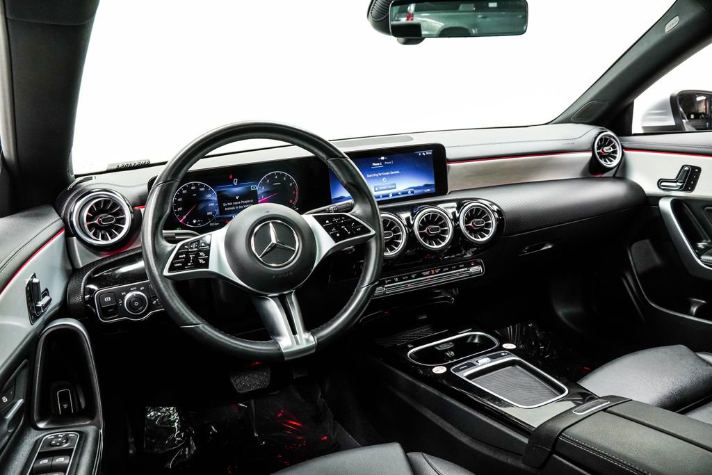 Used 2025 Mercedes-Benz CLA 250 image 4