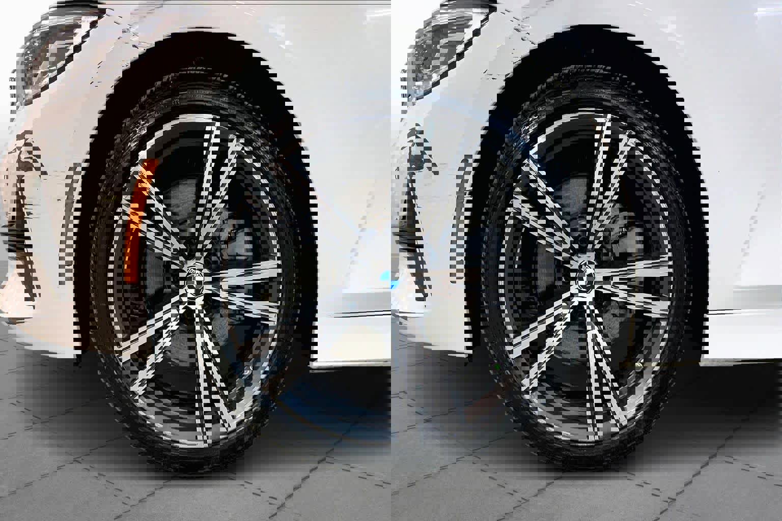 Used 2019 BMW 330i xDrive Sedan w/ Convenience Package image 10