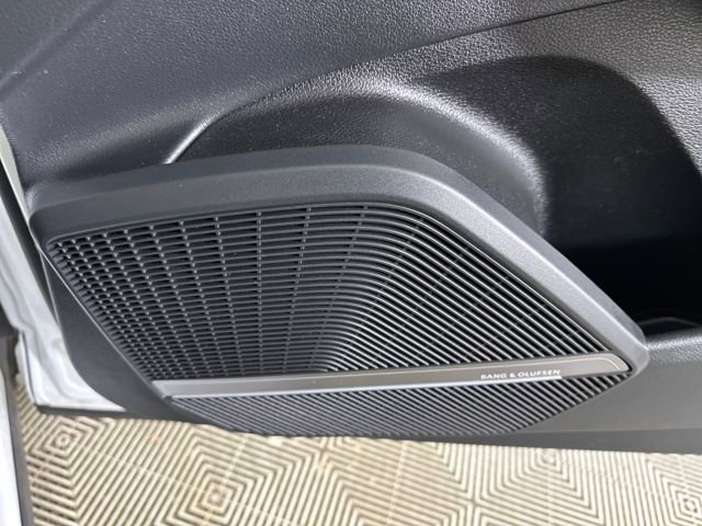 Used 2022 Audi Q5 e Premium Plus w/ Premium Plus Package image 29