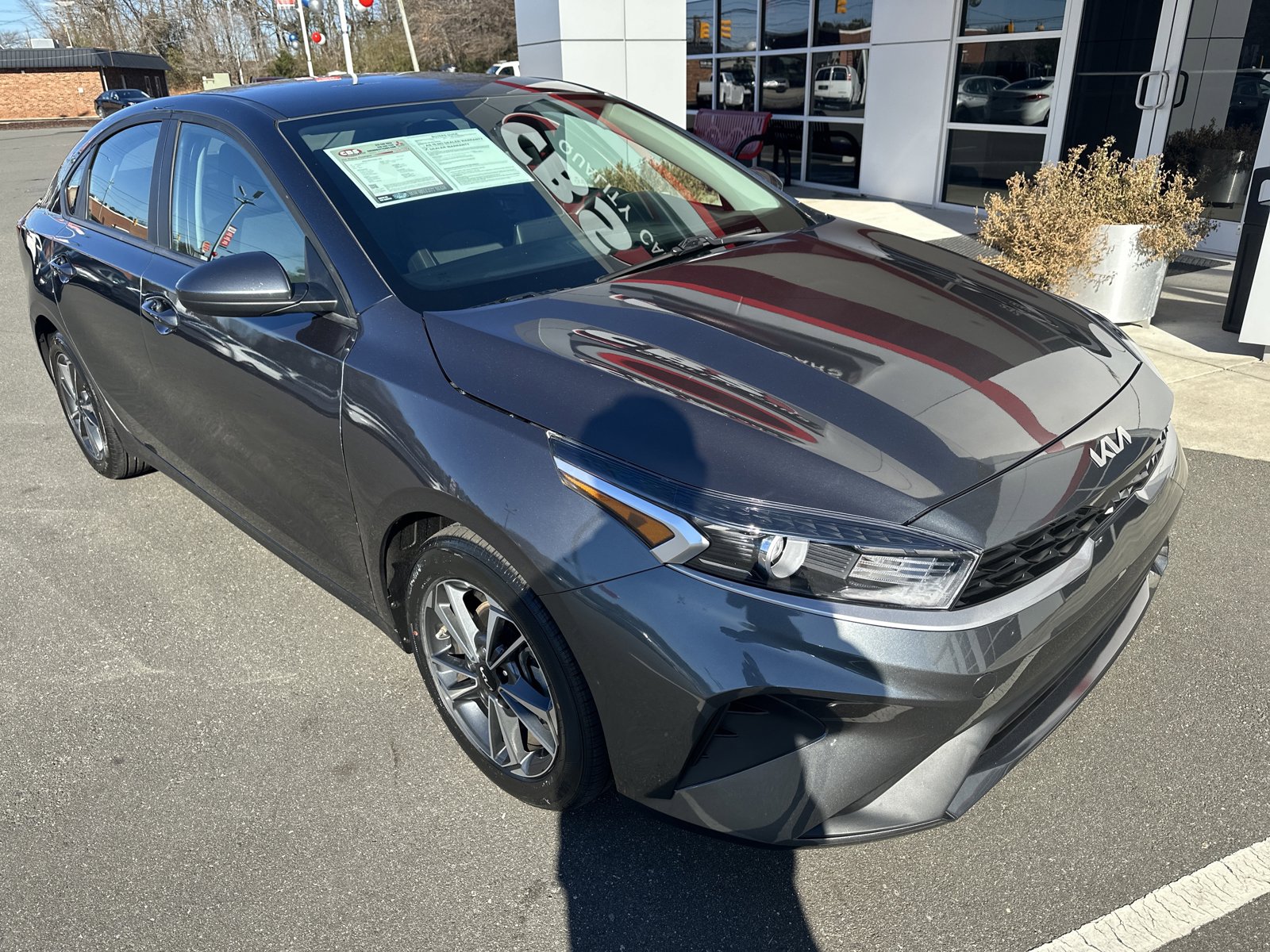 Used 2024 Kia Forte LXS image 2