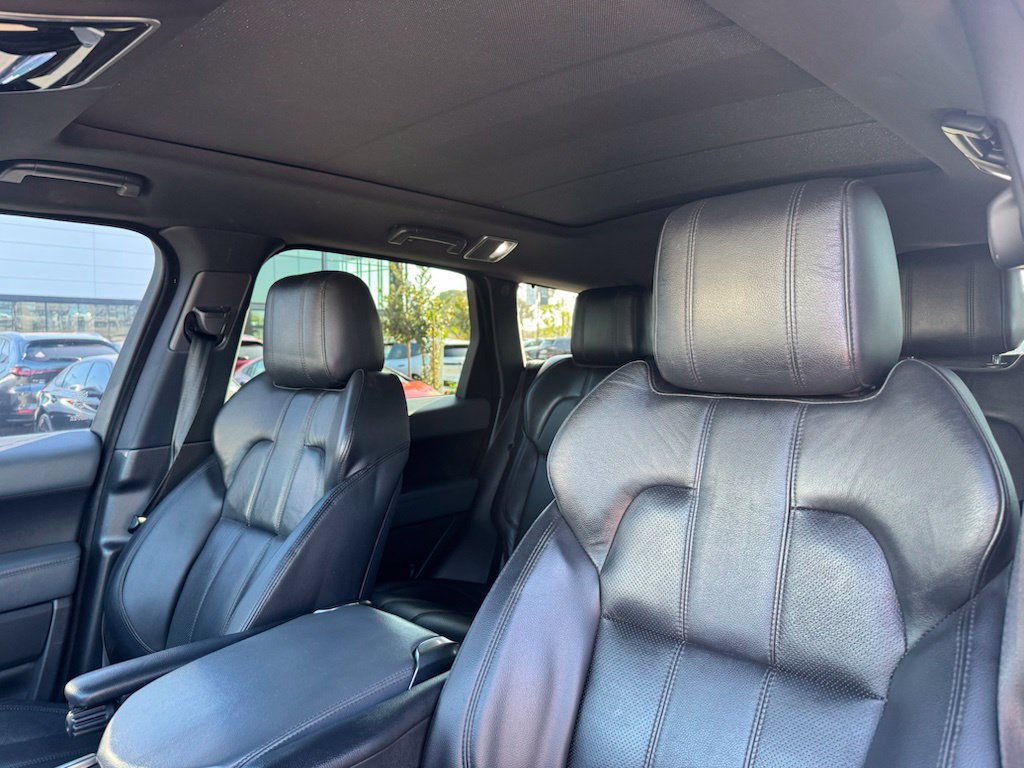 Used 2015 Land Rover Range Rover Sport SE AWD/4WD image 16