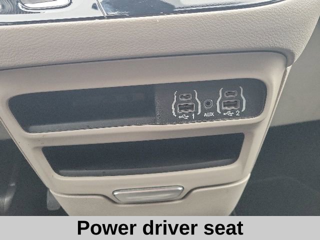 Used 2023 Chrysler Voyager LX FWD image 7