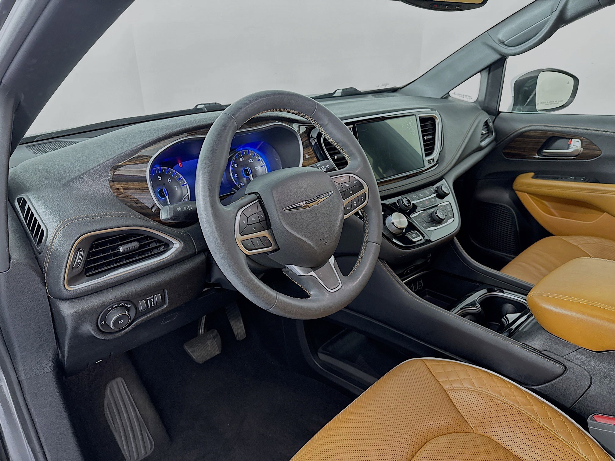 Used 2022 Chrysler Pacifica Pinnacle image 9