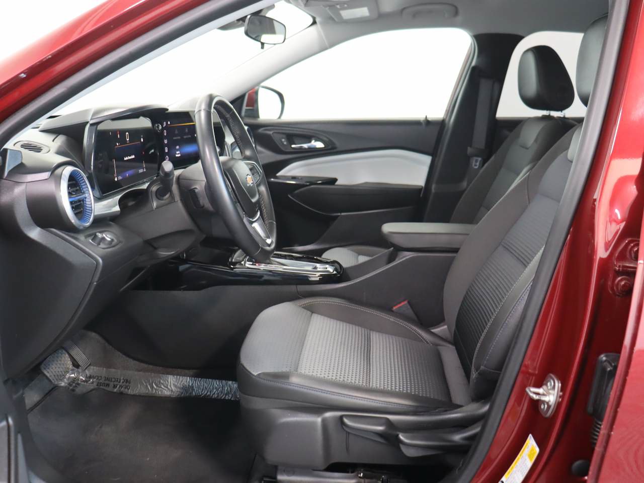 Certified 2024 Chevrolet Trax LT w/ Driver Confidence Package FWD image 8