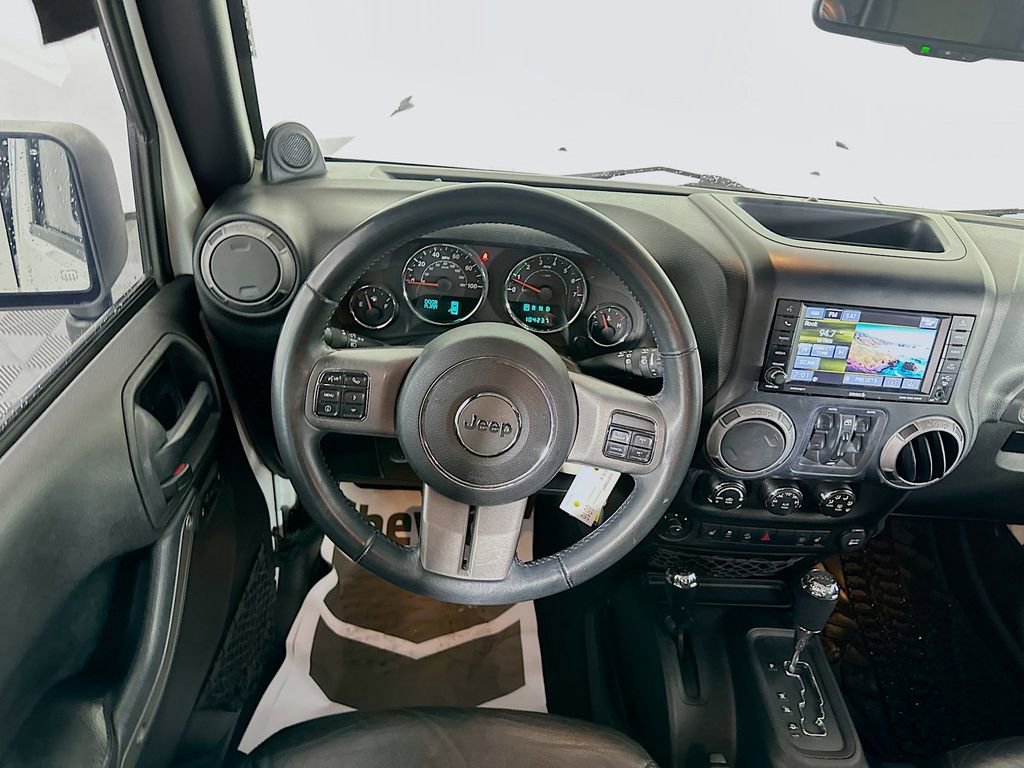 Used 2013 Jeep Wrangler Unlimited Sahara image 21