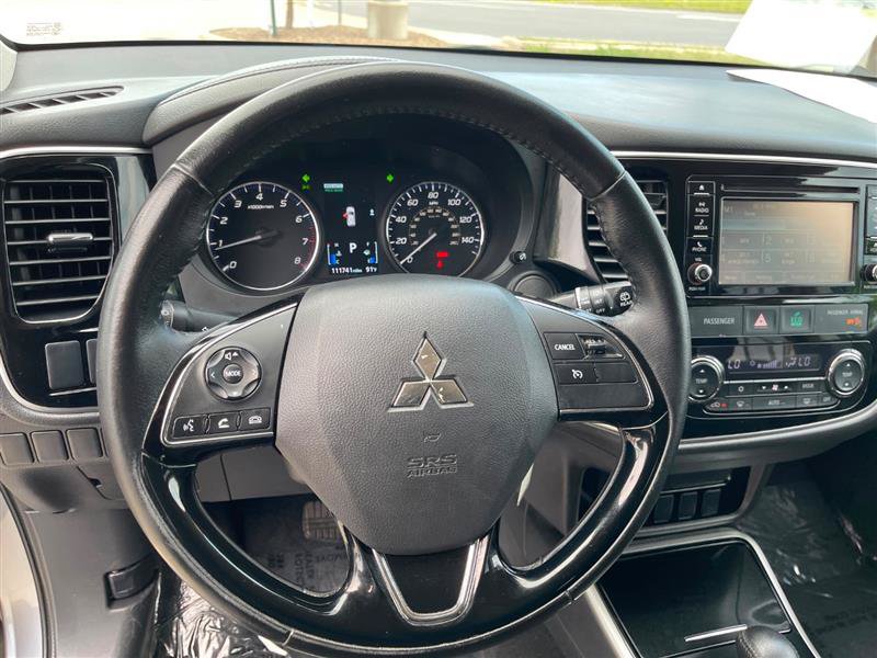 Used 2017 Mitsubishi Outlander ES AWD/4WD image 76