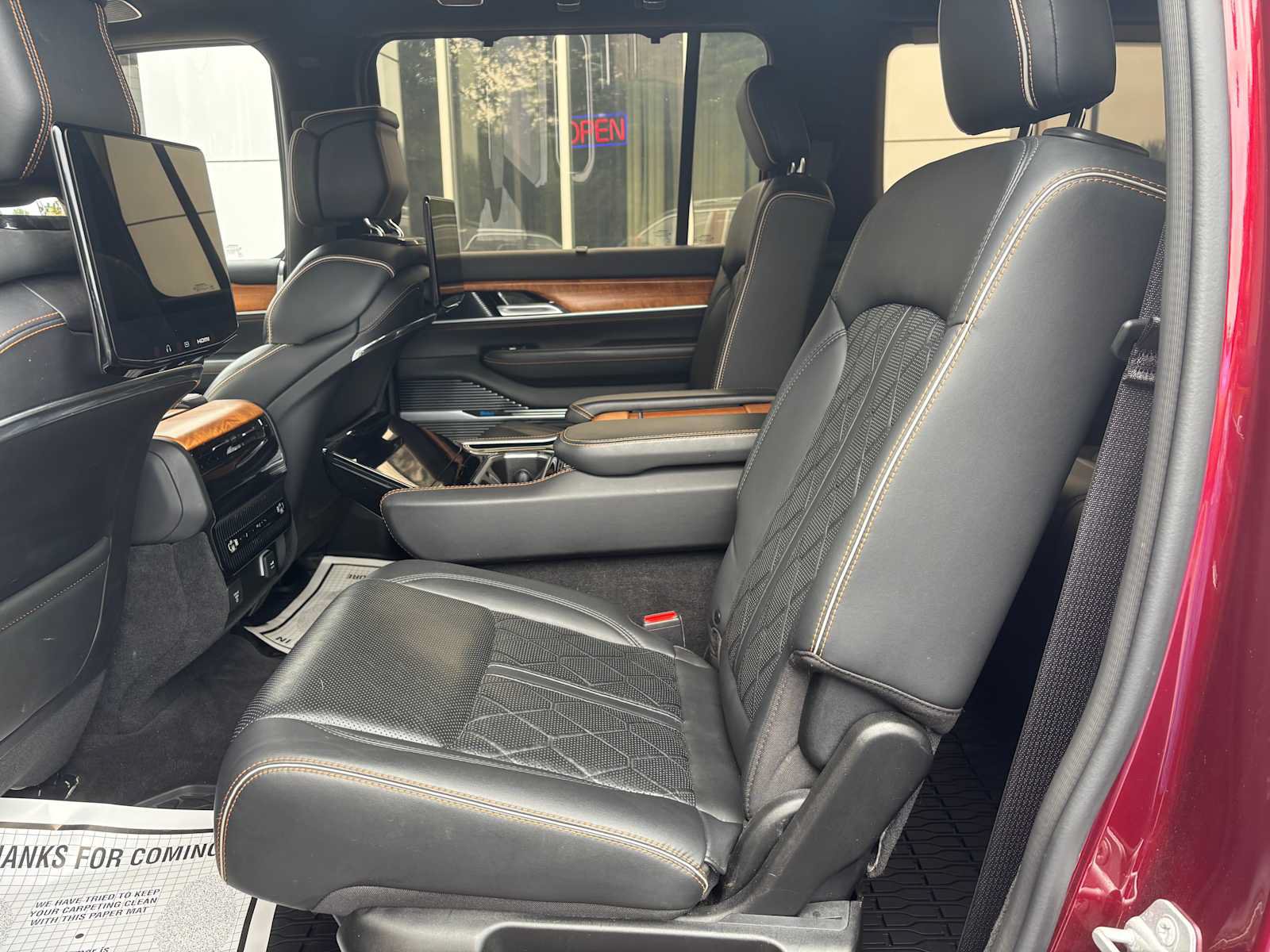 Used 2022 Jeep Grand Wagoneer Series III w/ Rear Seat Video Group 1 AWD/4WD image 16