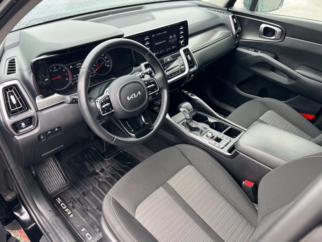 Used 2023 Kia Sorento AWD image 17