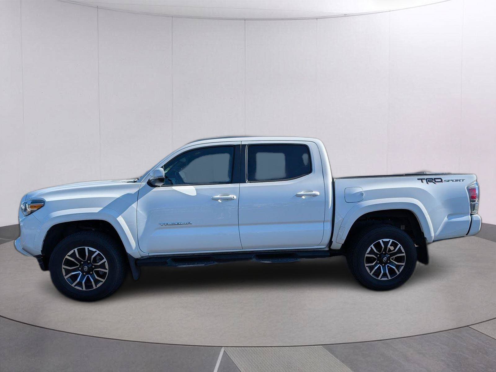 Used 2021 Toyota Tacoma TRD Sport RWD image 2