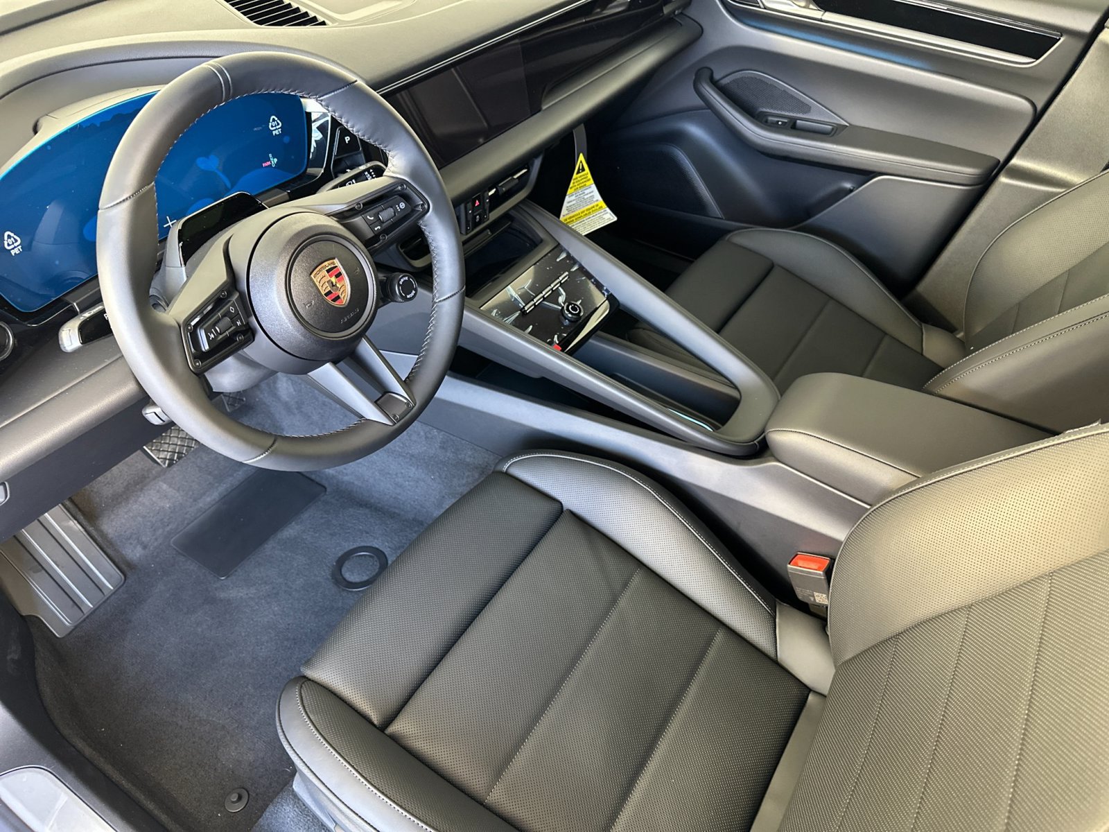 New 2026 Porsche Macan Electric RWD image 4