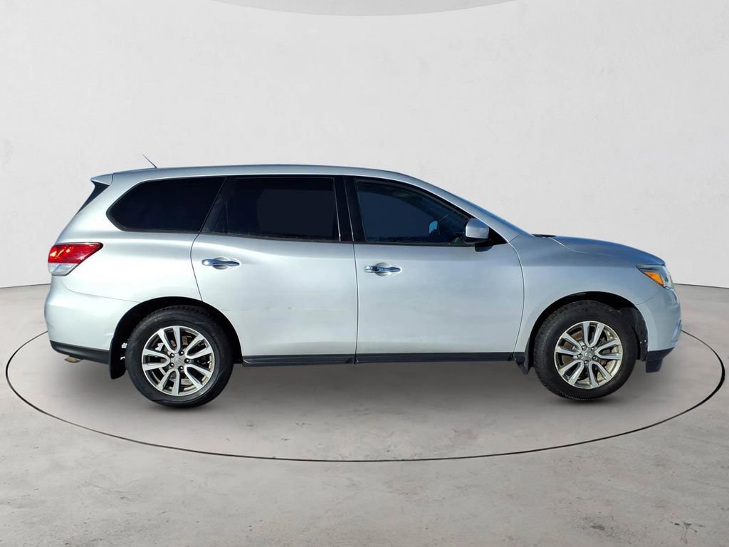 Used 2015 Nissan Pathfinder S image 4