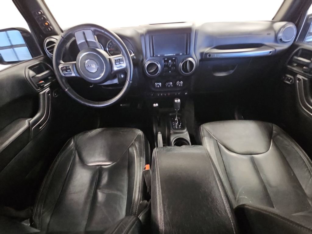 Used 2018 Jeep Wrangler Unlimited Sahara image 9