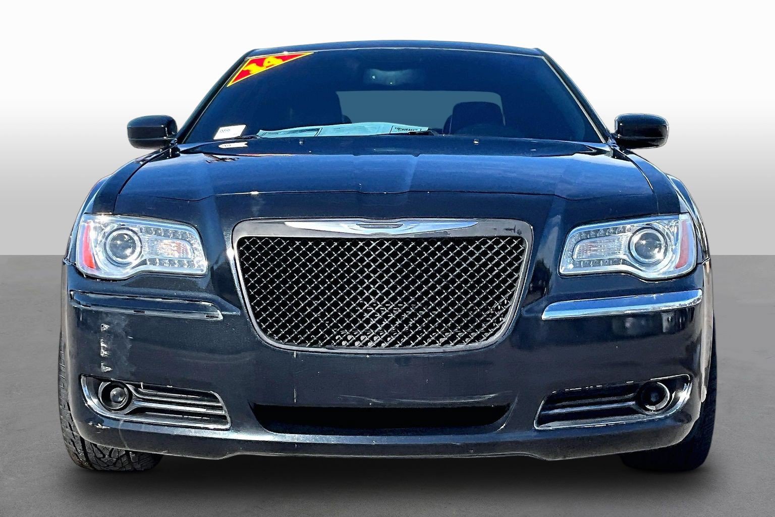 Used 2014 Chrysler 300 w/ Driver Convenience Group RWD image 3