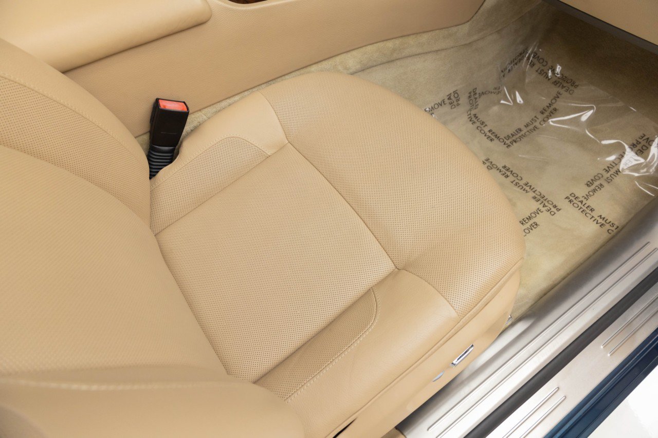 Used 2010 Rolls-Royce Ghost RWD image 36