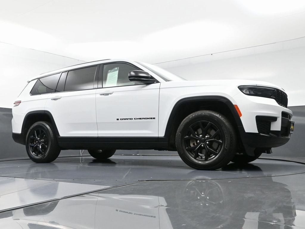Used 2024 Jeep Grand Cherokee L Laredo image 52