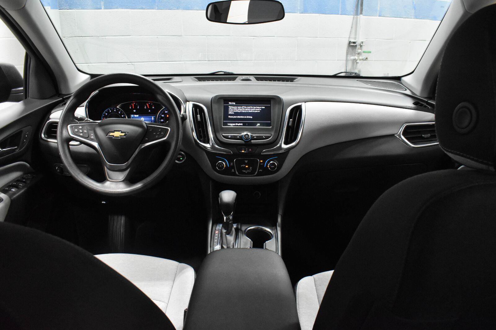 Used 2023 Chevrolet Equinox LS w/ LS Convenience Package AWD/4WD image 5