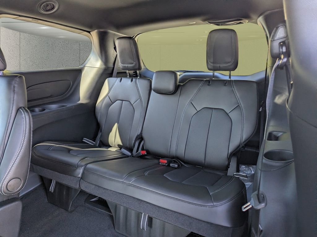 New 2026 Chrysler Pacifica Select FWD image 7