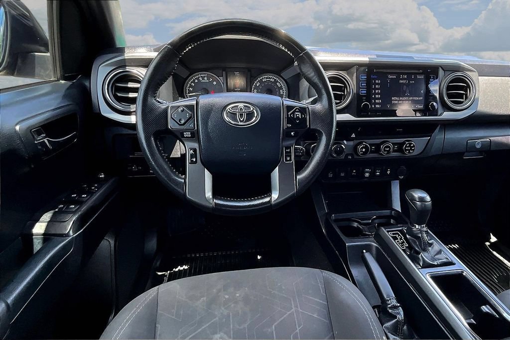 Used 2018 Toyota Tacoma TRD Sport w/ Technology Package AWD/4WD image 8