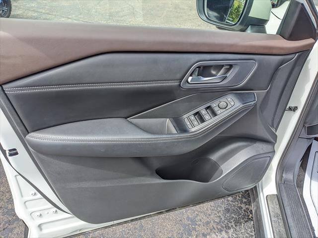 Used 2023 Nissan Rogue SV w/ SV Premium Package AWD/4WD image 11