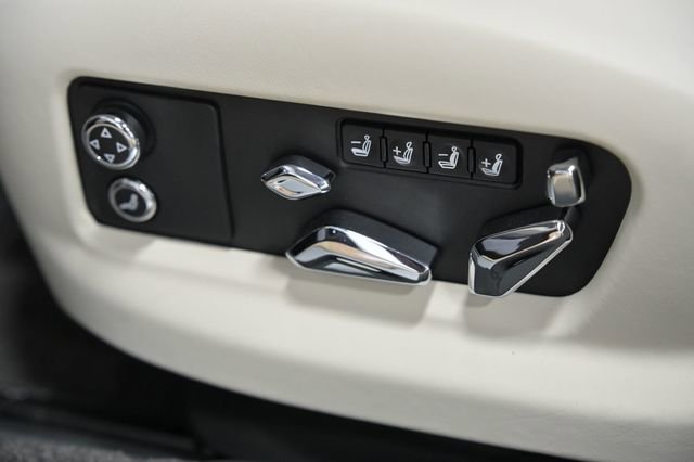 Used 2024 Bentley Flying Spur V8 image 30