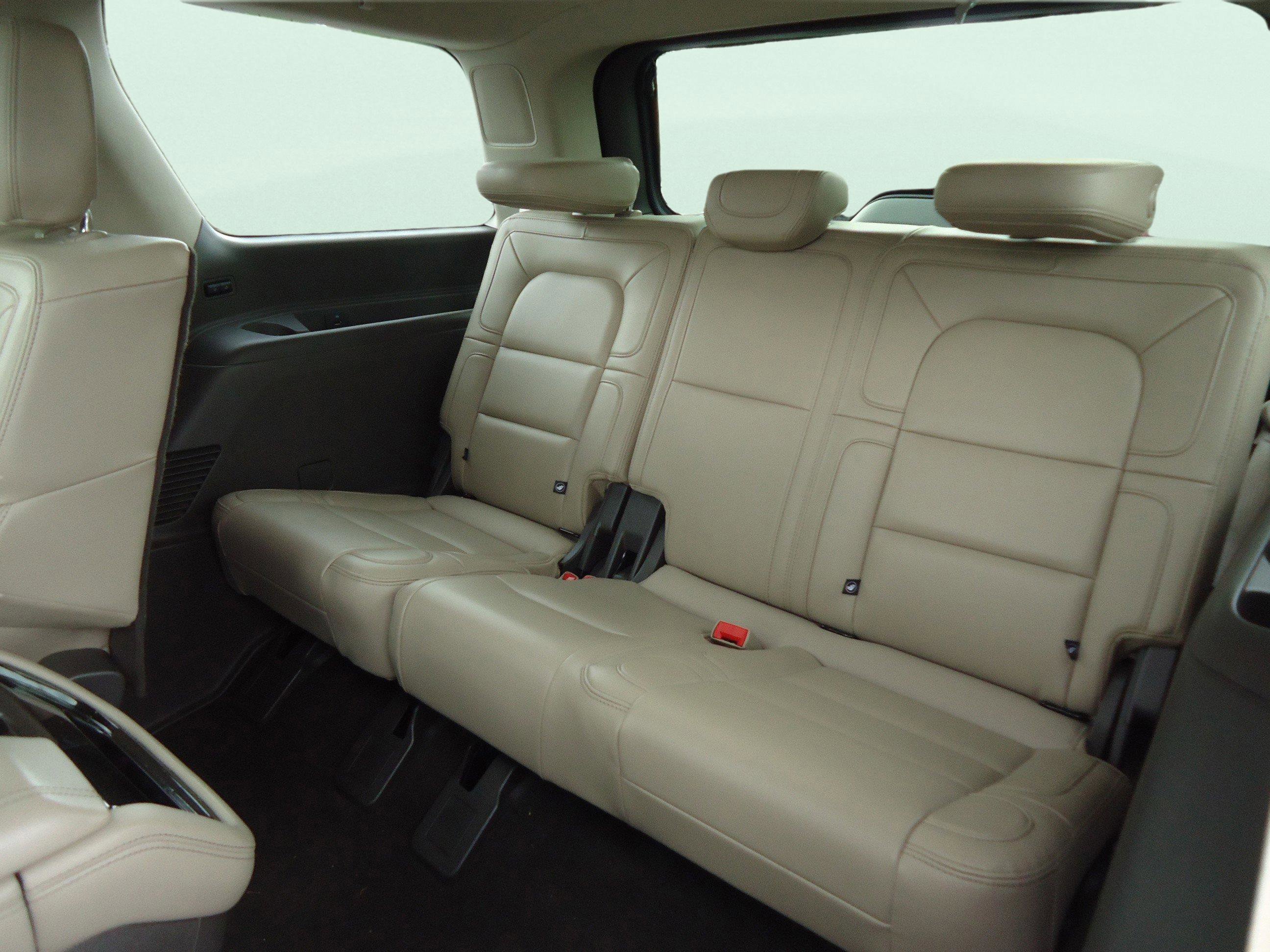 Certified 2024 Lincoln Navigator Reserve AWD/4WD image 34