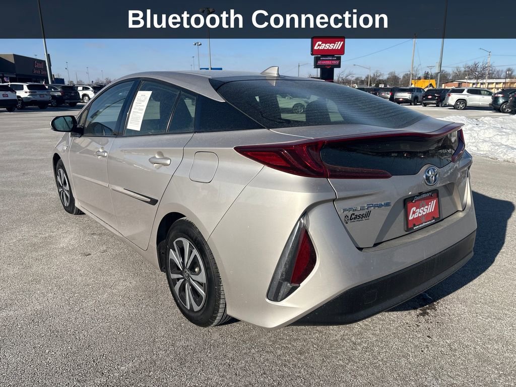 Used 2017 Toyota Prius Prime Premium image 3