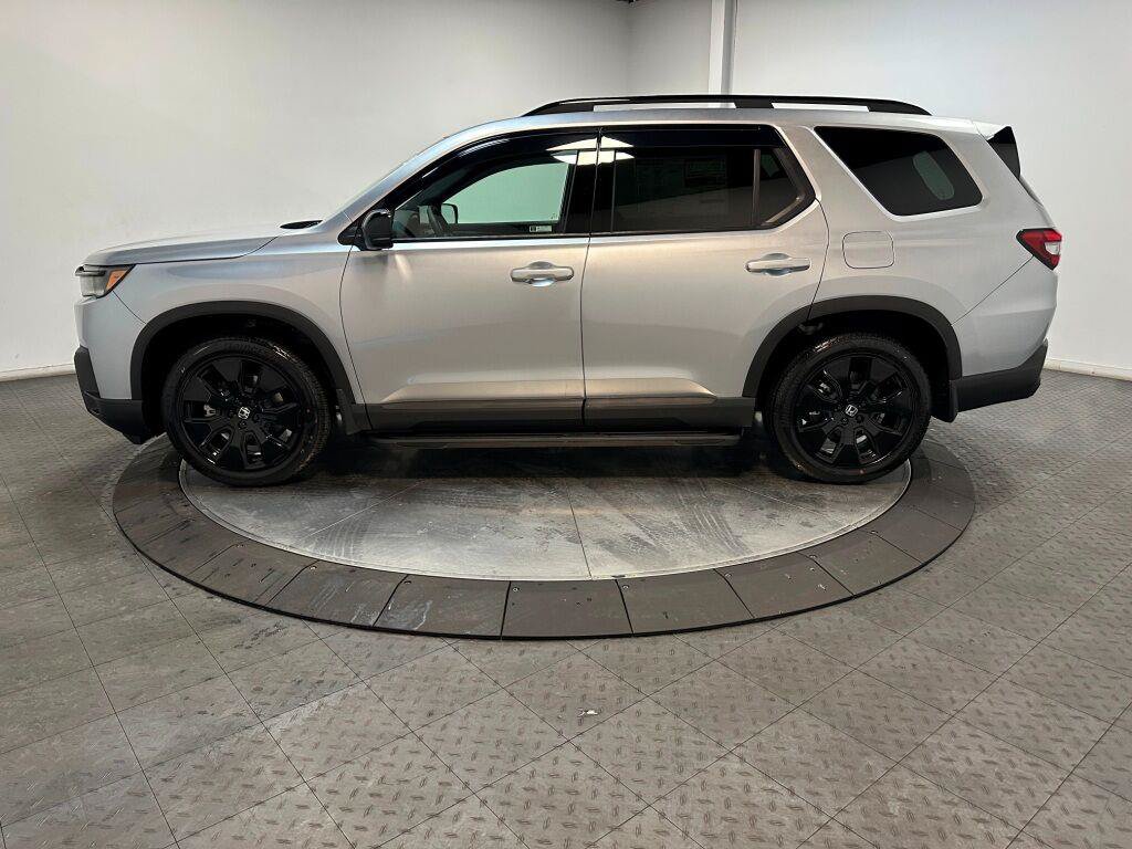 New 2026 Honda Pilot Black Edition image 5