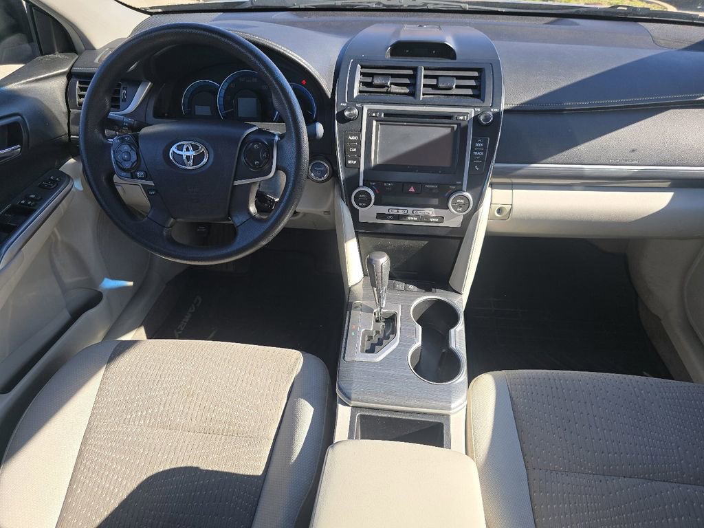 Used 2014 Toyota Camry LE image 17
