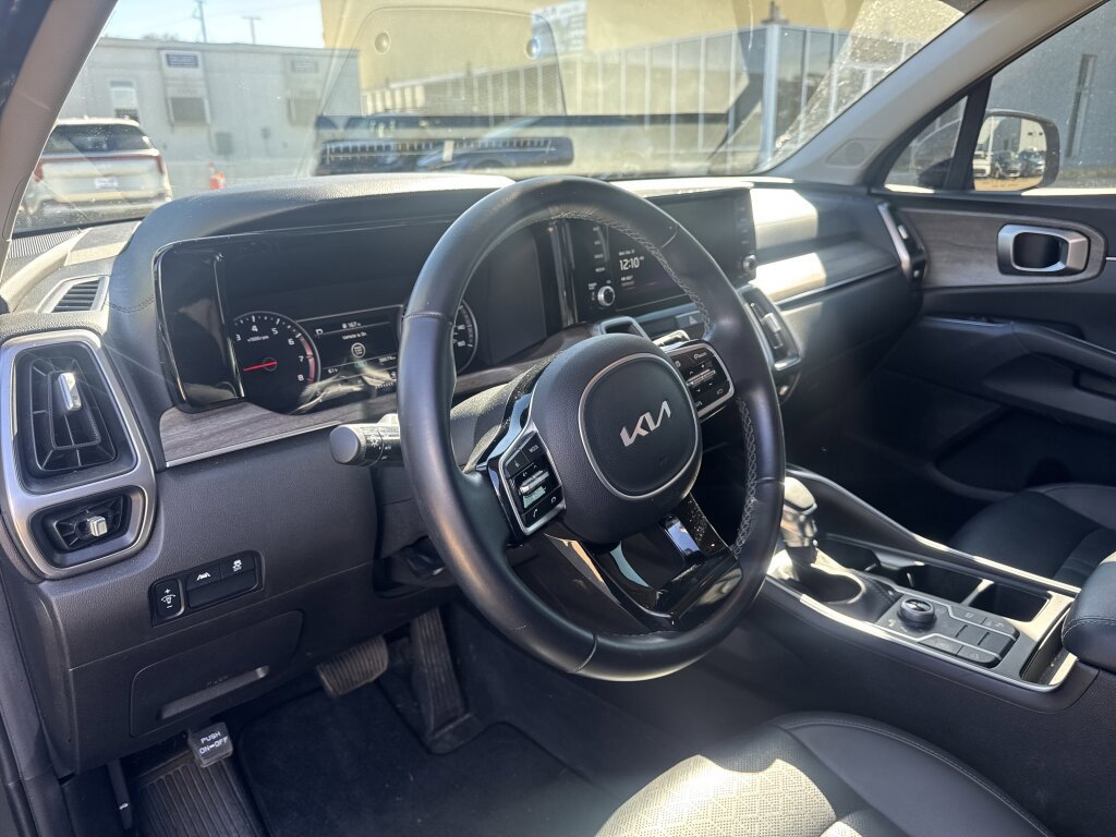 Used 2022 Kia Sorento S image 25