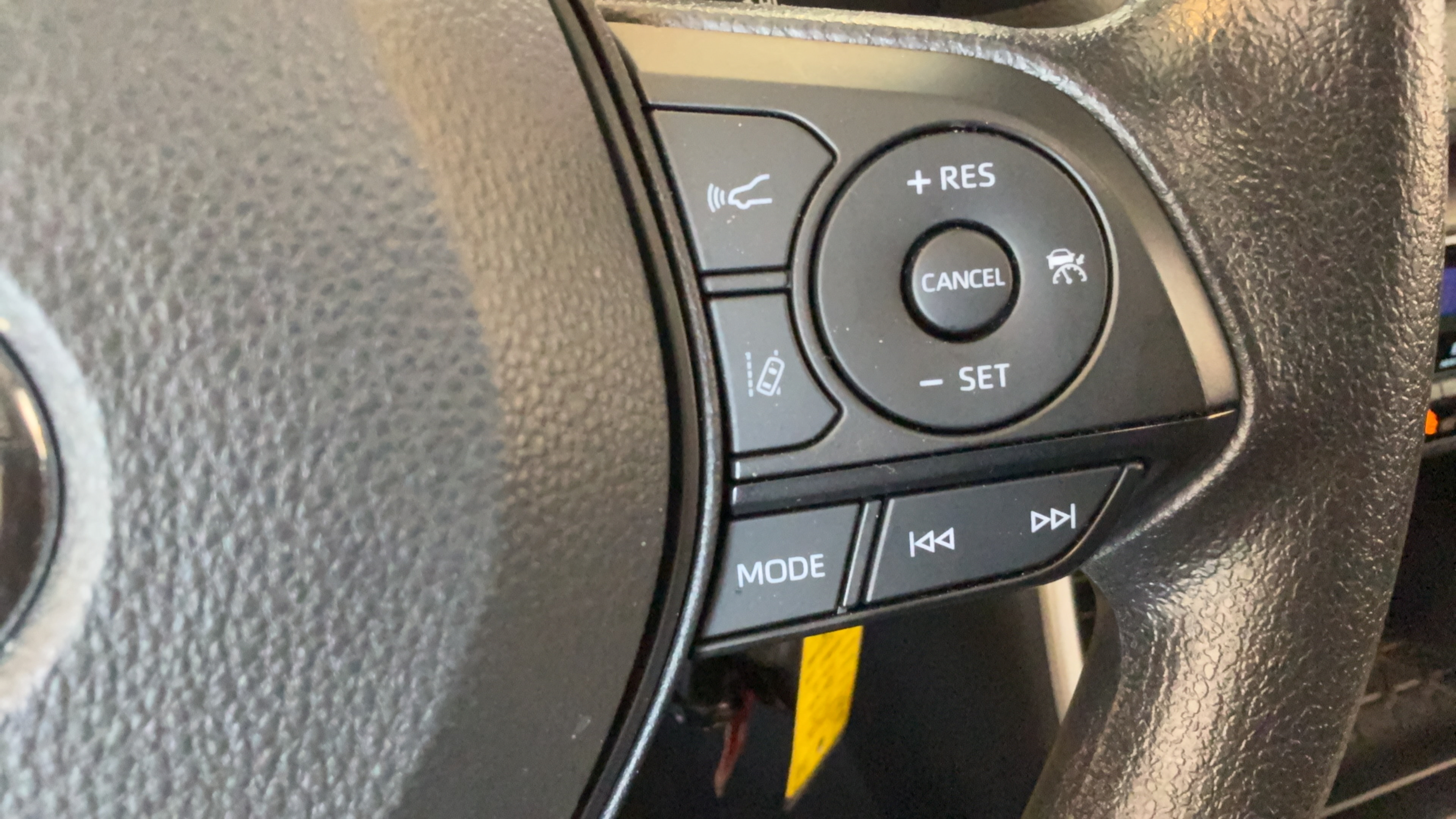 Used 2025 Toyota RAV4 LE AWD/4WD image 16