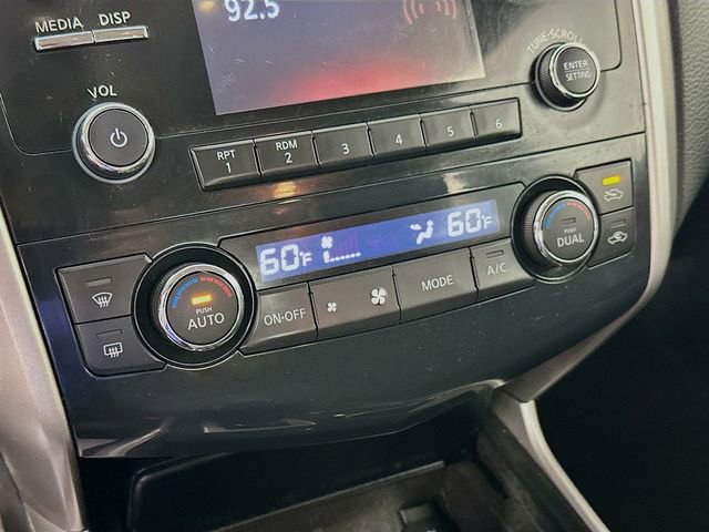 Used 2014 Nissan Altima 2.5 SV image 16