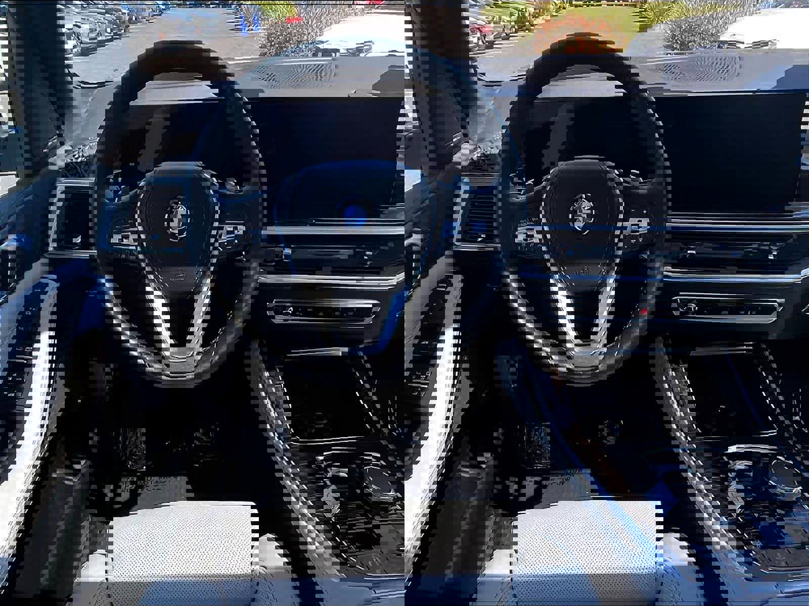 Used 2024 BMW X5 xDrive50e w/ Premium Package image 7