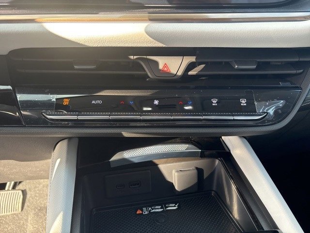 New 2024 Buick Envision Avenir image 18