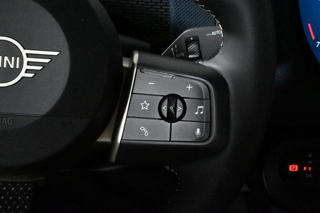 Used 2025 MINI Cooper Countryman S w/ Comfort Package Max image 19