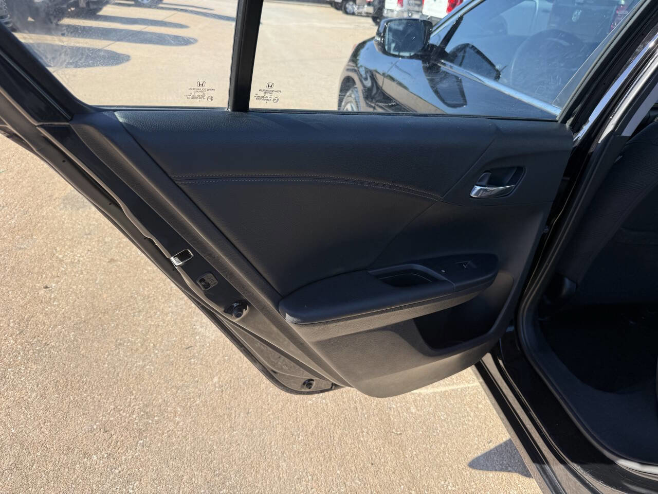 Used 2016 Honda Accord EX image 14