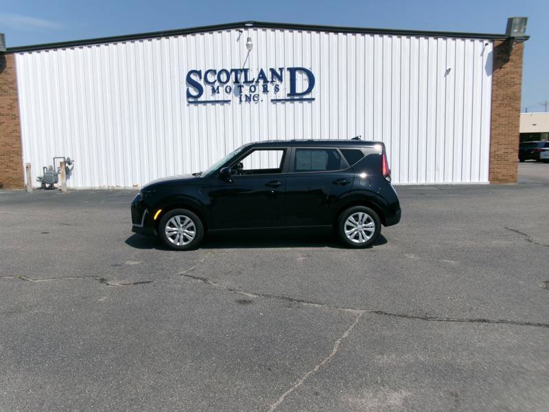 Used 2025 Kia Soul LX FWD image 27
