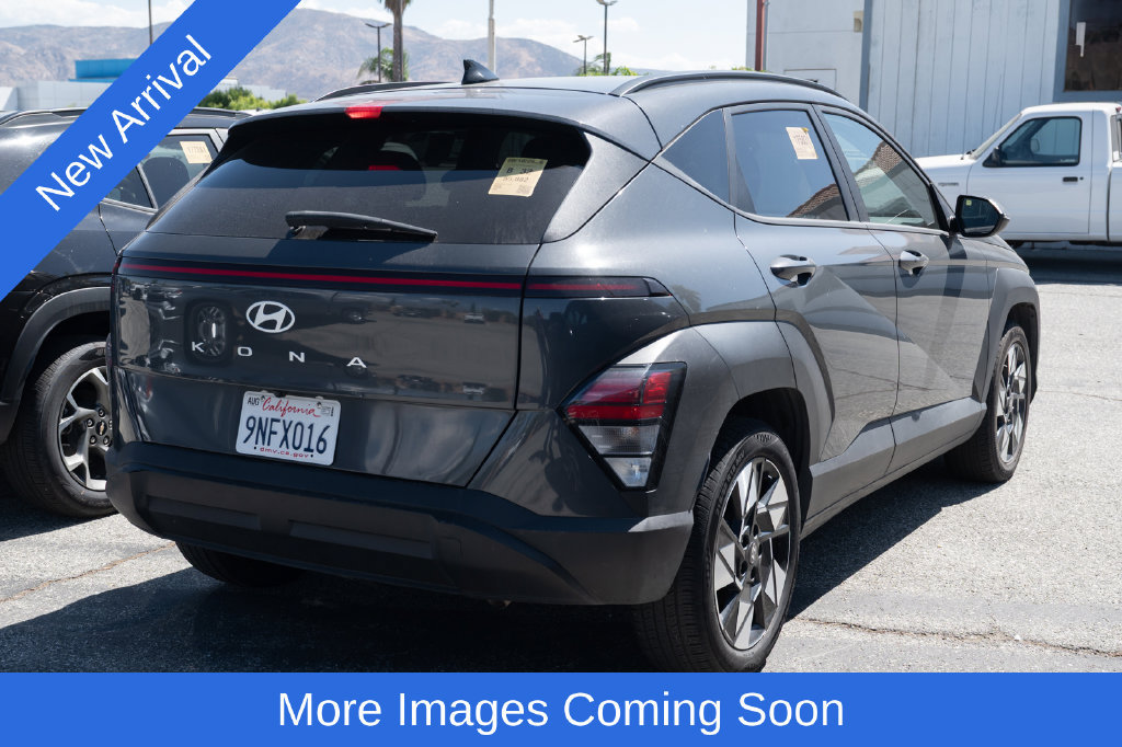 Used 2024 Hyundai Kona SEL FWD image 3