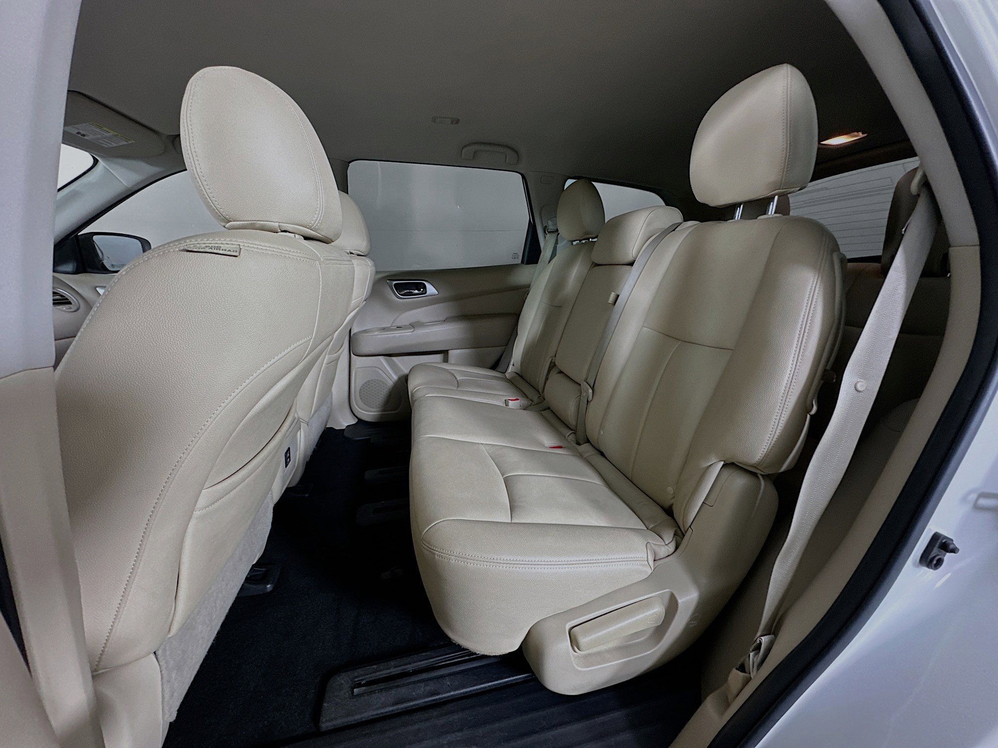 Used 2018 Nissan Pathfinder SV image 25