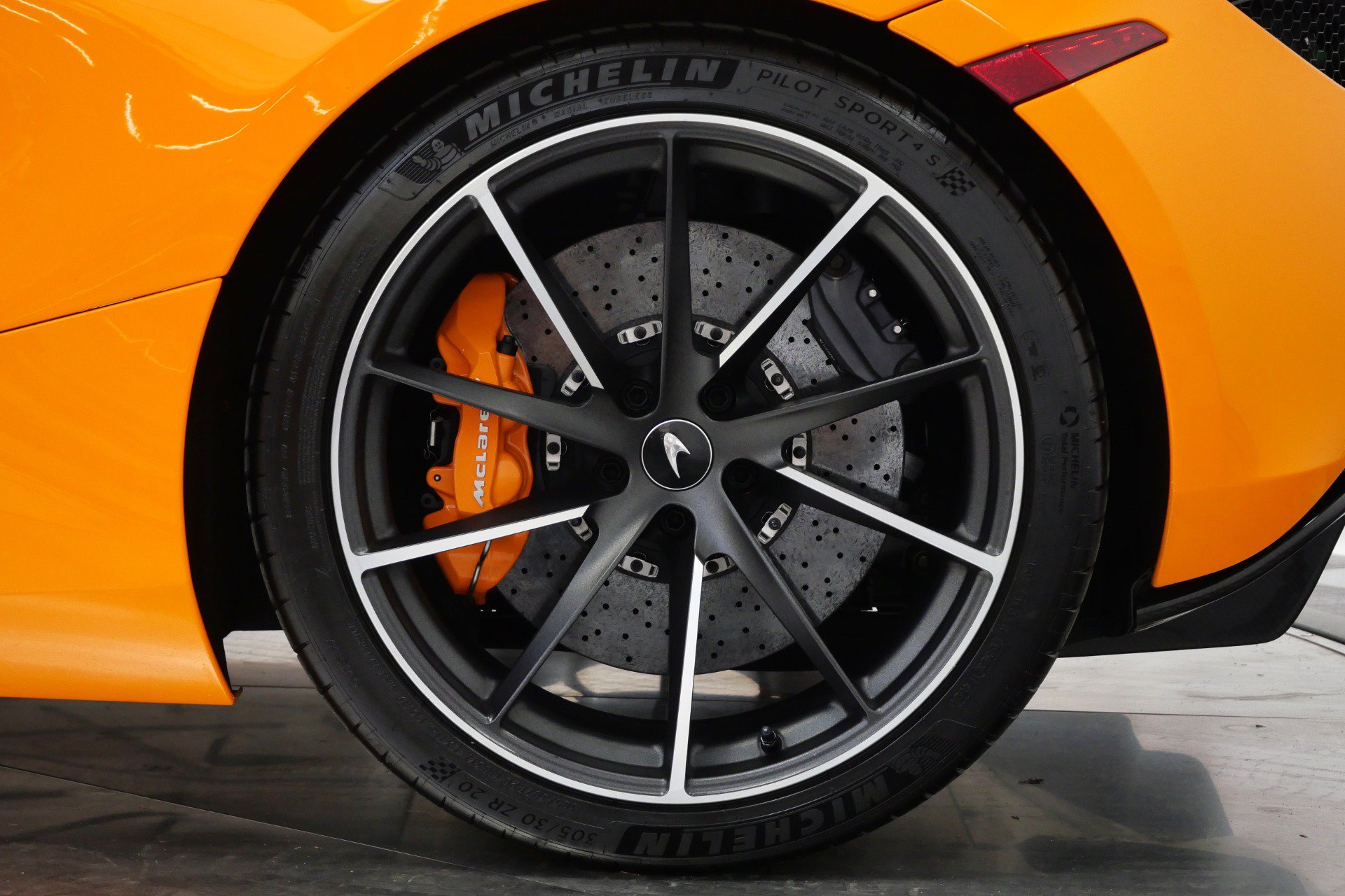 Used 2022 McLaren 720S RWD image 11