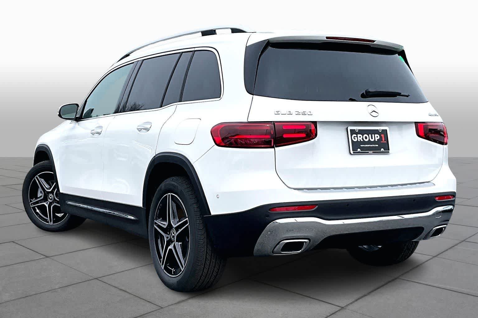 New 2026 Mercedes-Benz GLB 250 4MATIC image 4