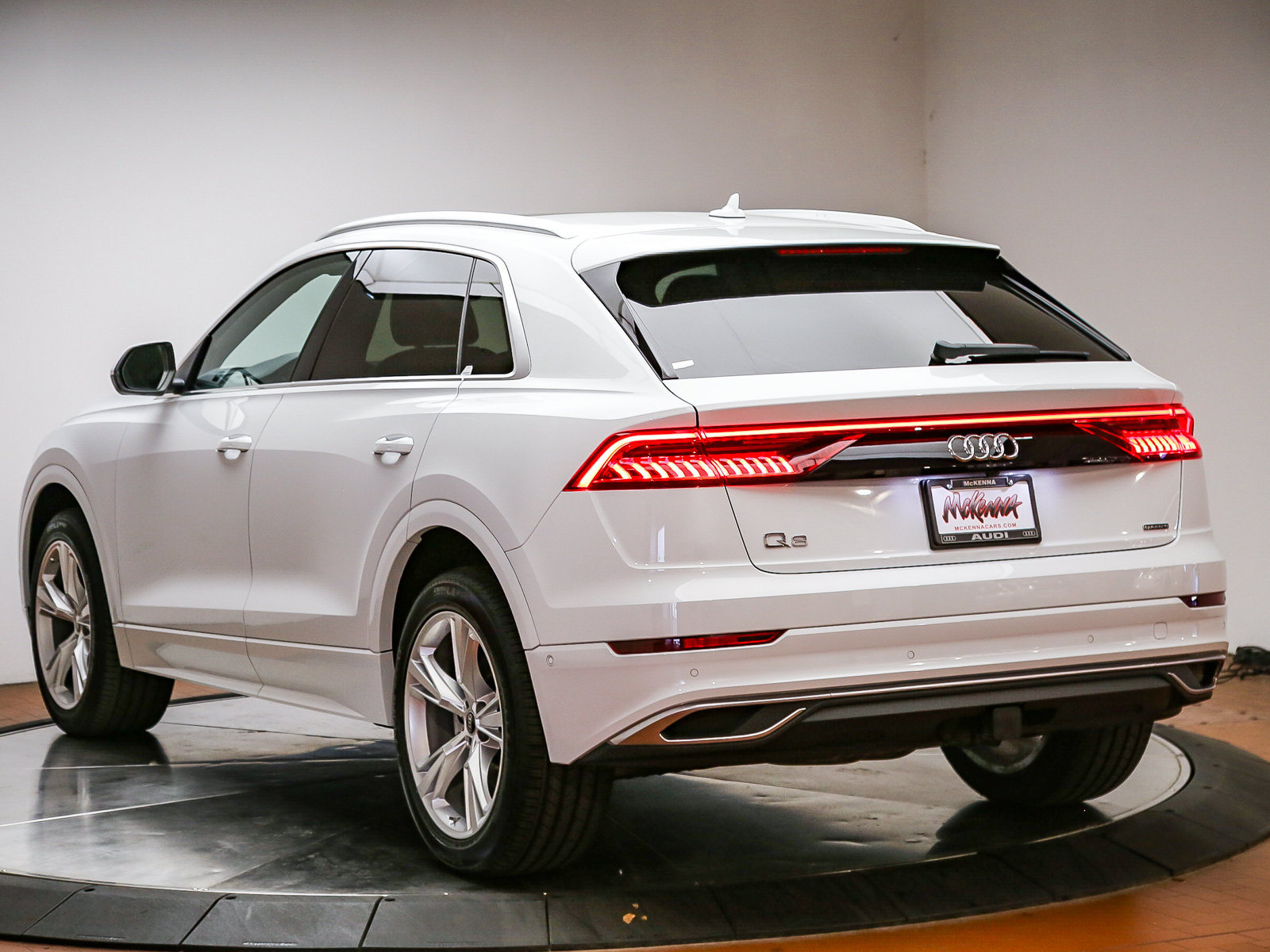 Certified 2023 Audi Q8 Premium Plus AWD/4WD image 5