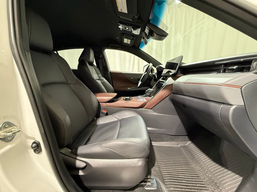Certified 2024 Toyota Venza Limited AWD/4WD image 21