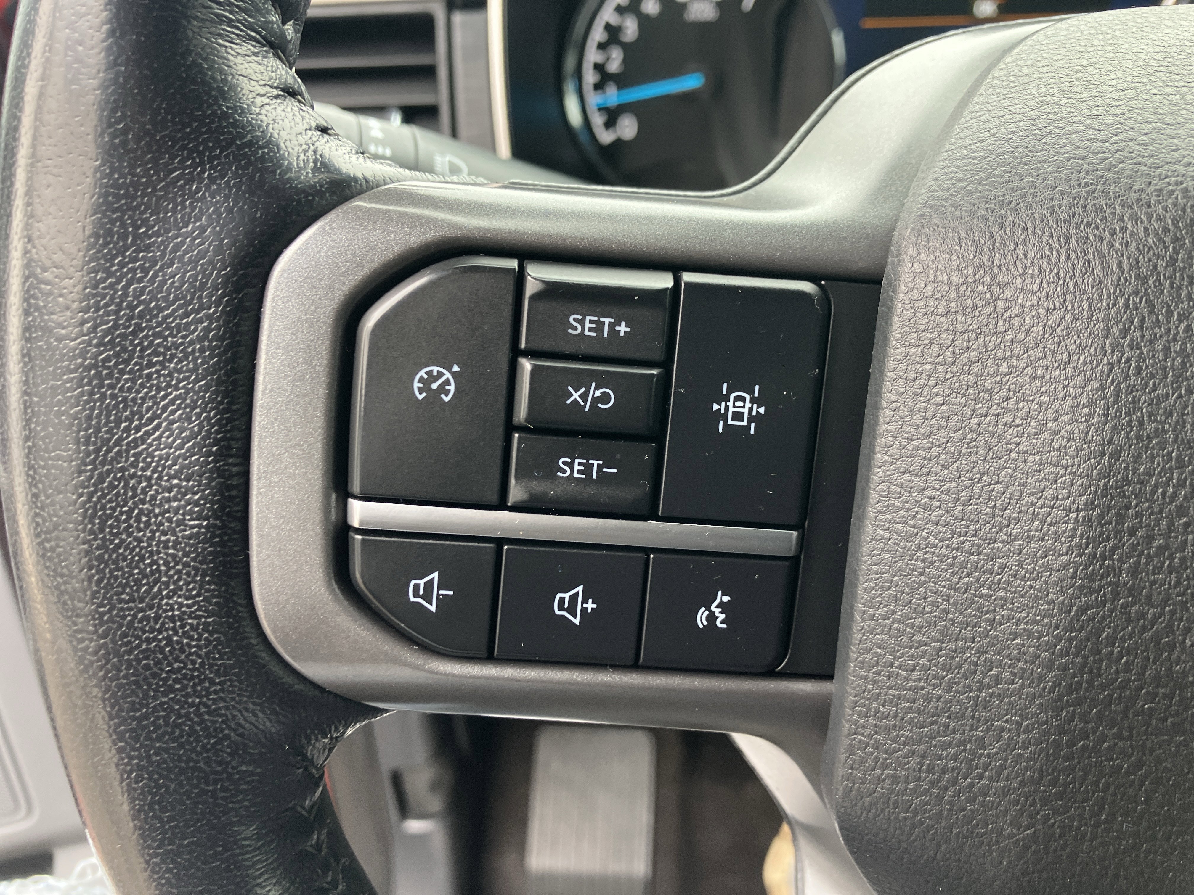 Certified 2021 Ford F150 XLT w/ Equipment Group 302A High image 27