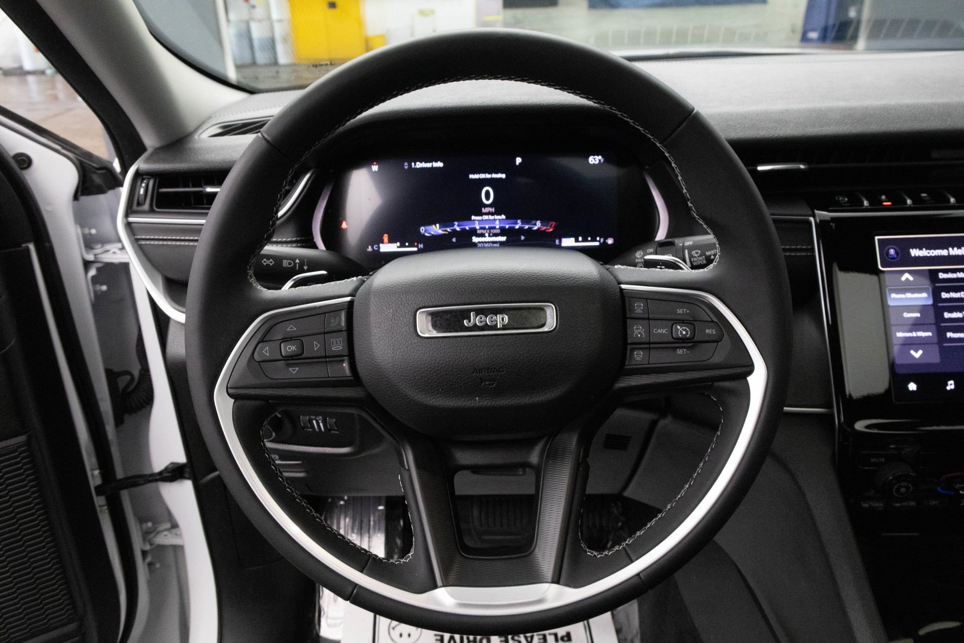 Used 2023 Jeep Grand Cherokee Laredo X image 24