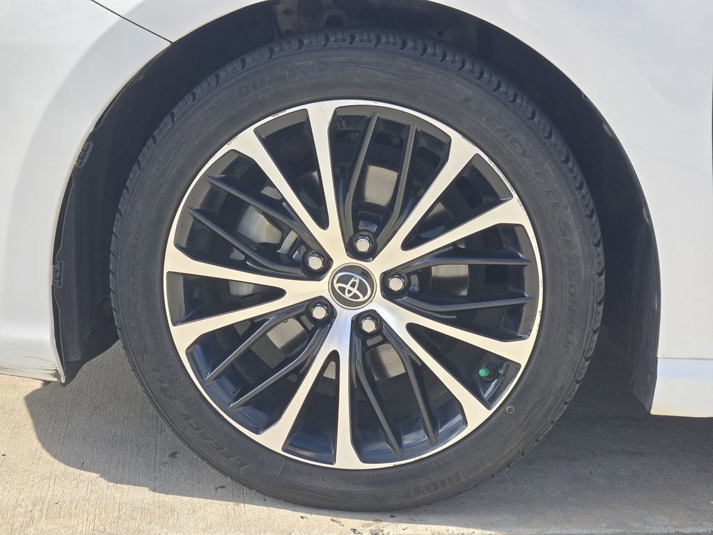 Used 2020 Toyota Camry SE image 13